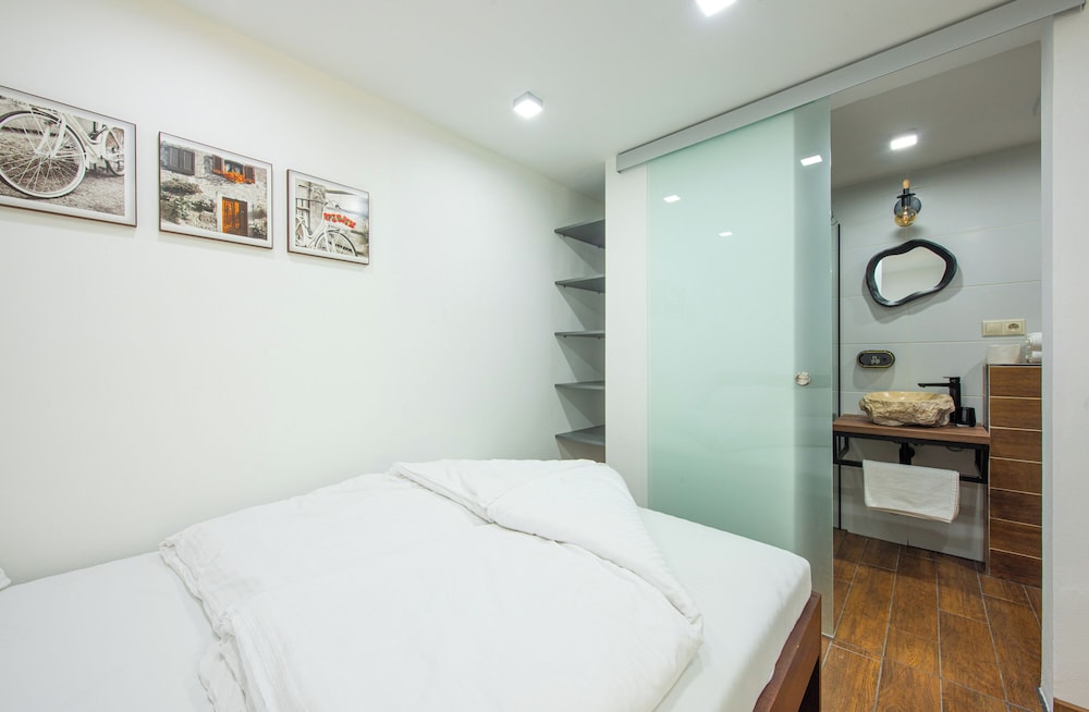 Basic Apartment