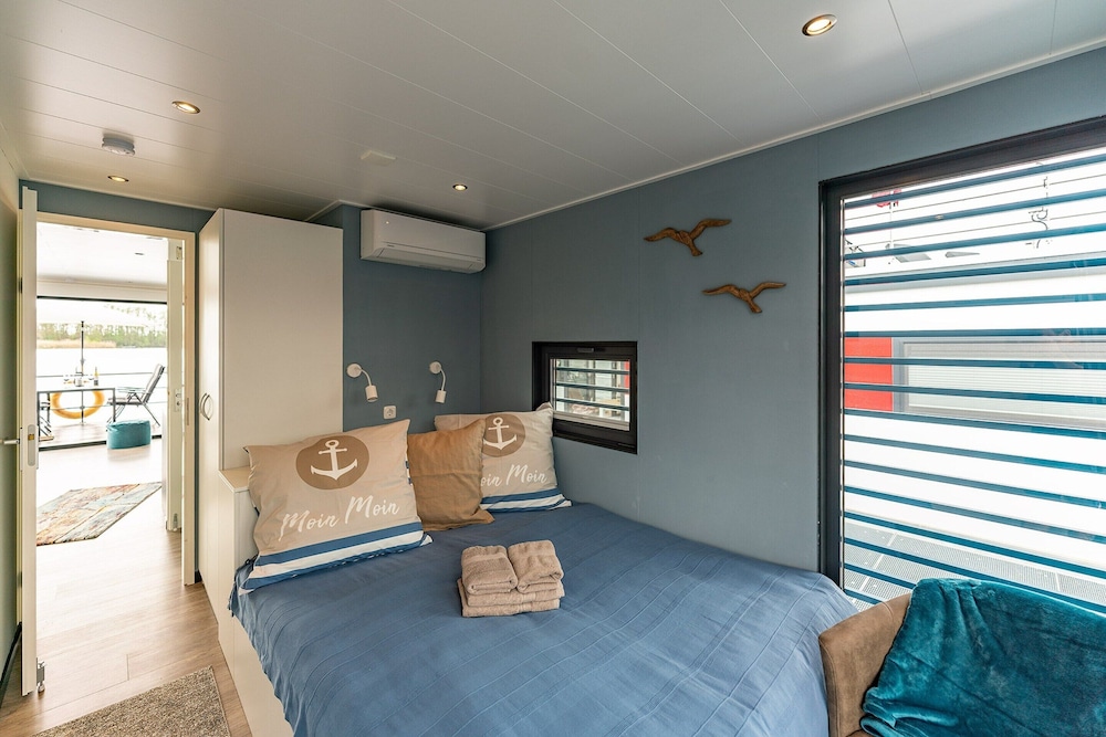 Mobile Home photo 2