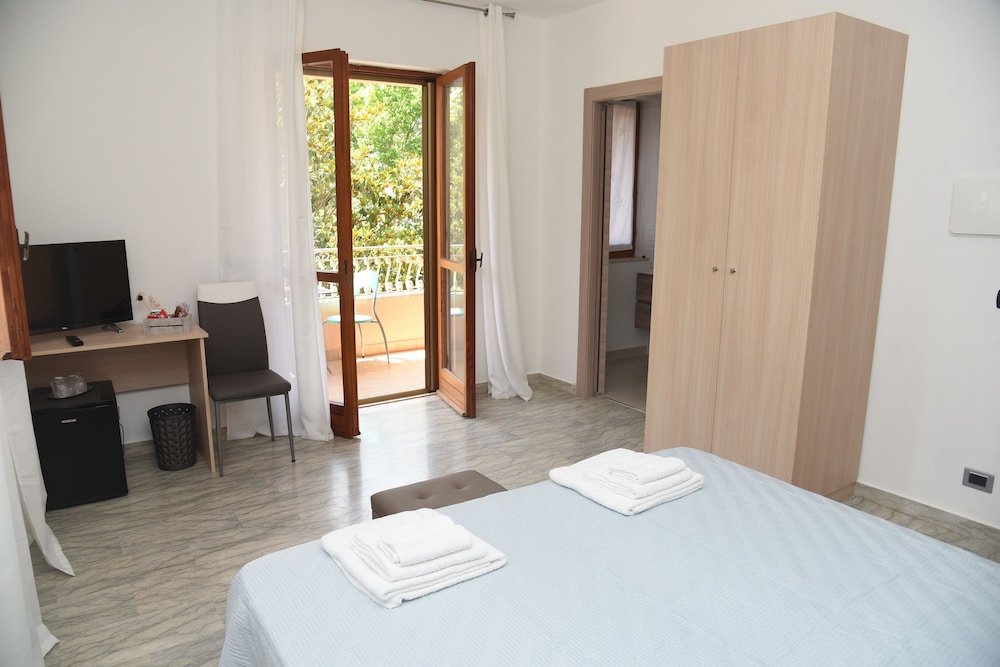 Deluxe Double Room, Garden View photo 1