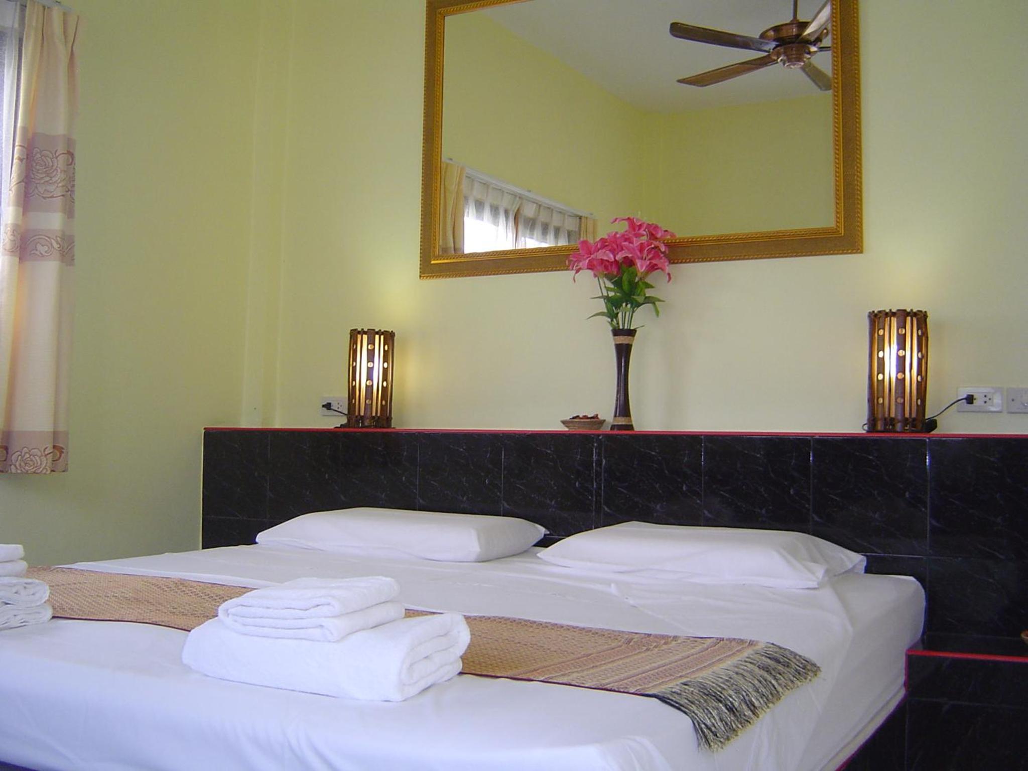 Deluxe Bungalow with Garden View