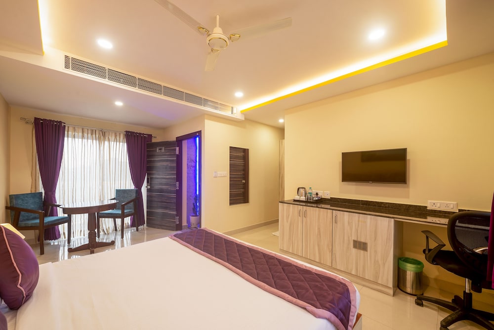 Luxury Room - Photo 13