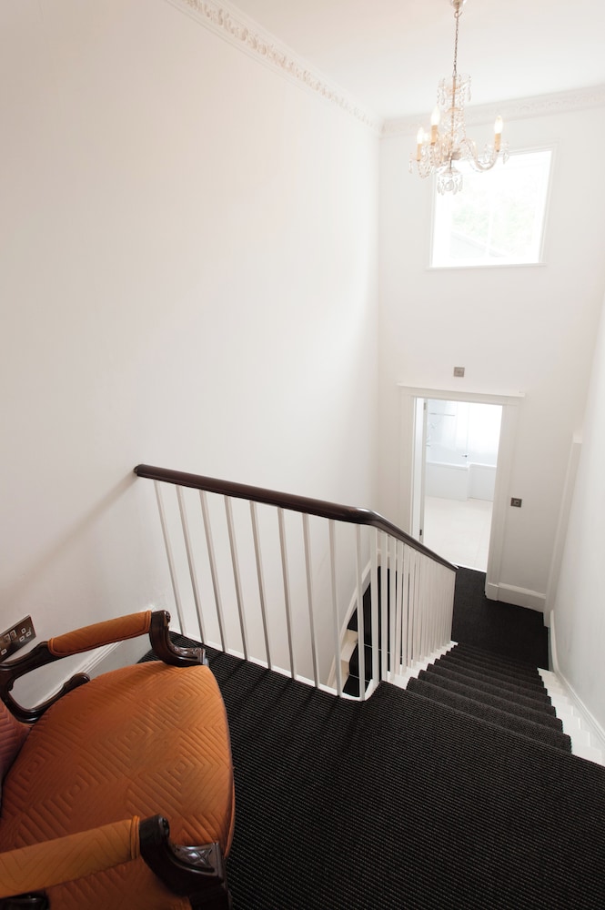 Executive Suite, 1 Bedroom - Photo 5