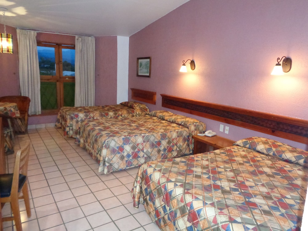 Classic Quadruple Room photo 2