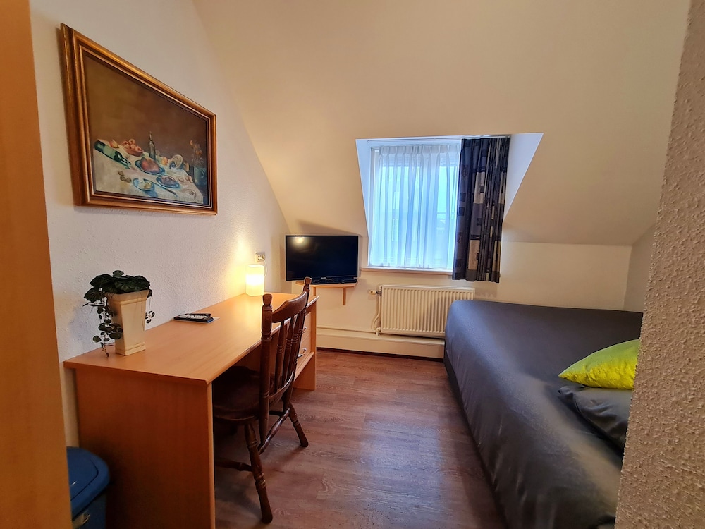 Standard Single Room photo 2