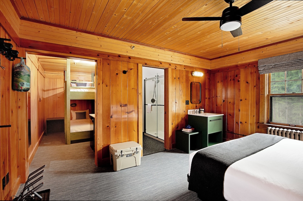 Standard Suite, Multiple Beds (Junior Family King Suite) photo 1
