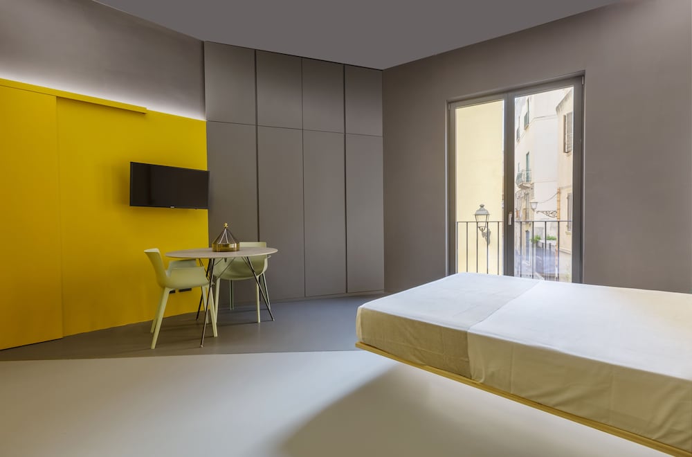 Deluxe Suite - Photo 3