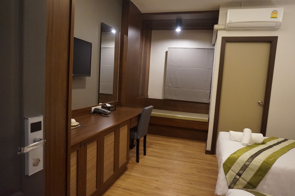 Standard Twin Room - Photo 4