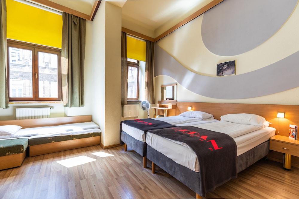 Triple Room - Photo 7