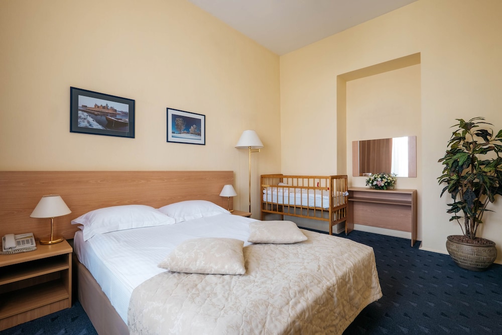 Junior Studio, 1 Queen Bed photo 1