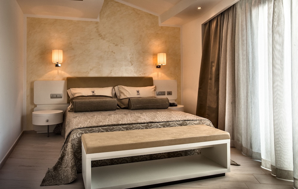 Family Quadruple Room, 1 Double Bed with Sofa bed