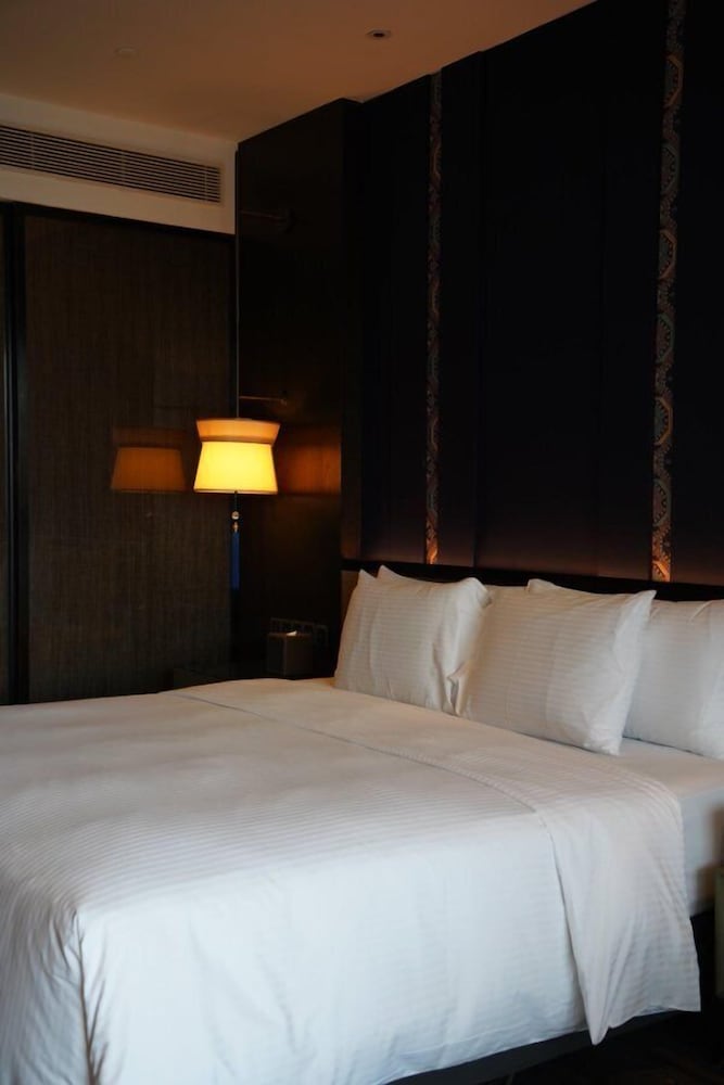 Deluxe King Room photo 3