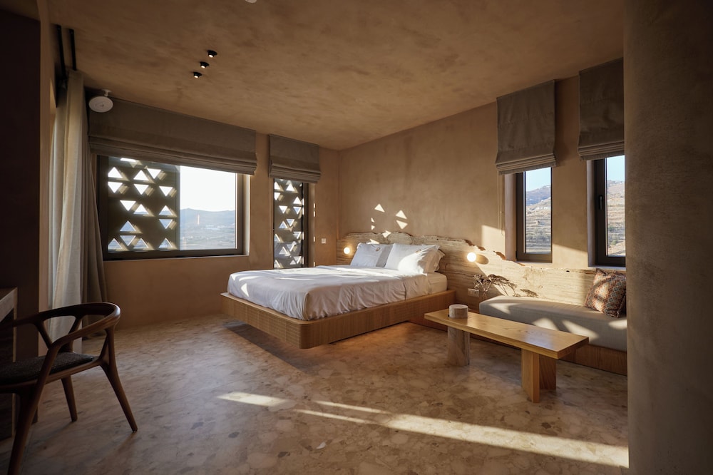 Standard Suite - Photo 19