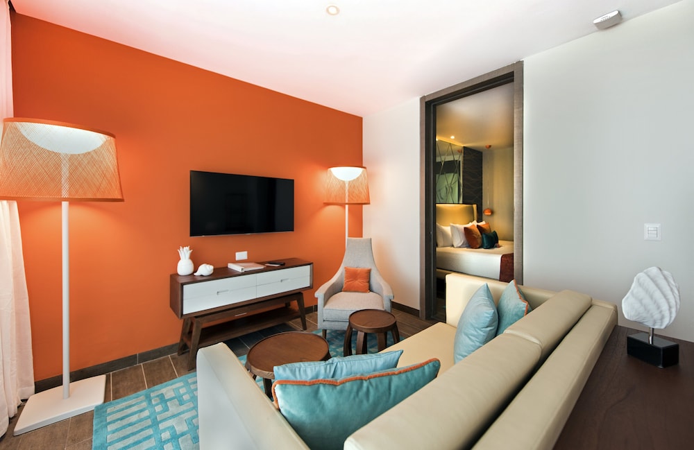 Suite (FLAT SWIM UP SUITE) photo 3