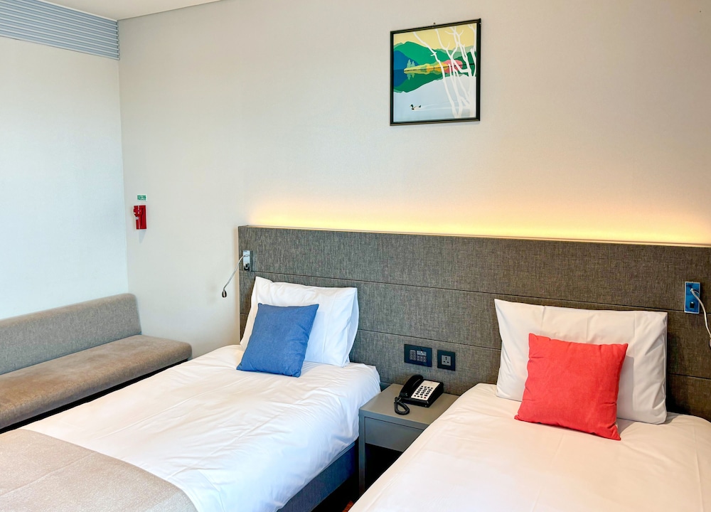 Randomly Assigned (Rooms Are Randomly Assigned Upon Check-In, 5pm Check-In) - Photo 4