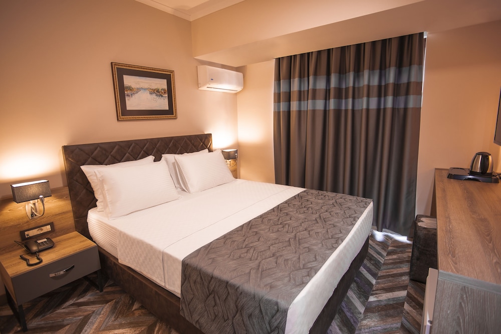 Standard Double Room, City View - Photo 2