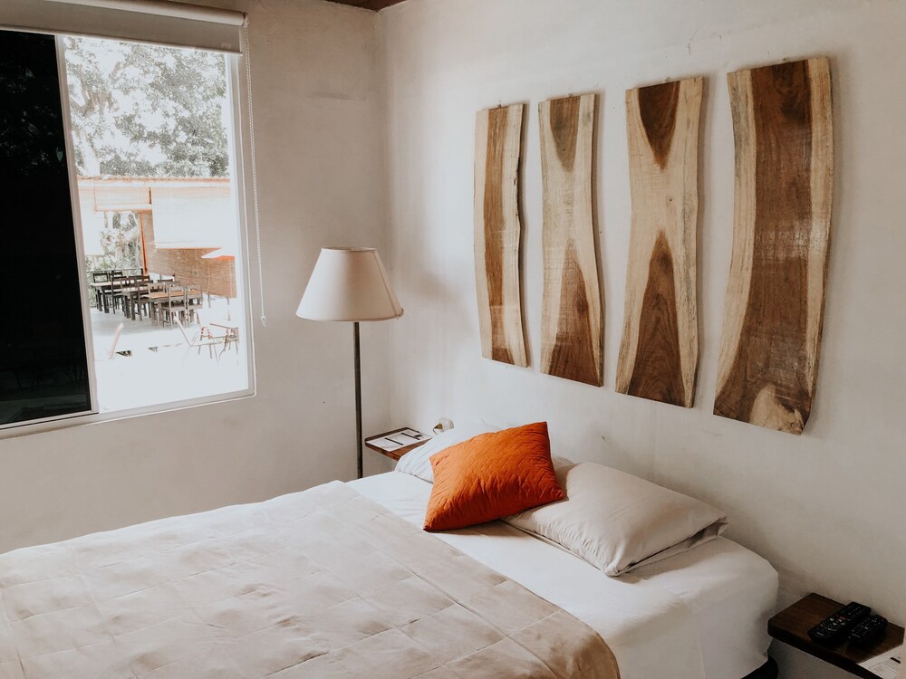 Classic Single Room, 1 Queen Bed, Non Smoking photo 1