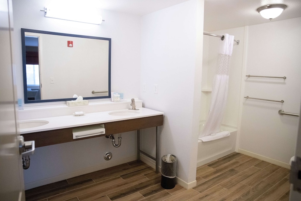 Suite, Accessible, Non Smoking photo 3