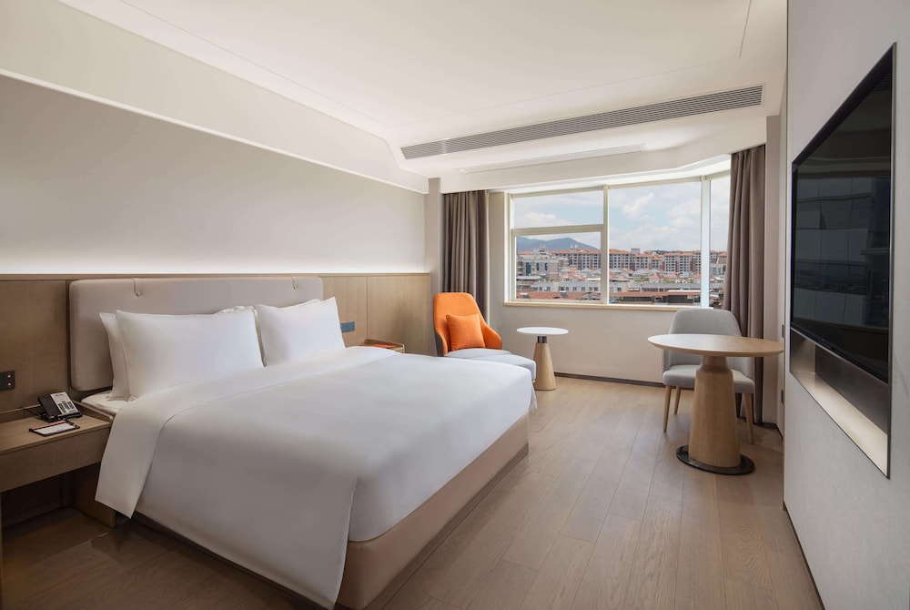 Superior Room, 1 King Bed, Non Smoking, City View photo 1