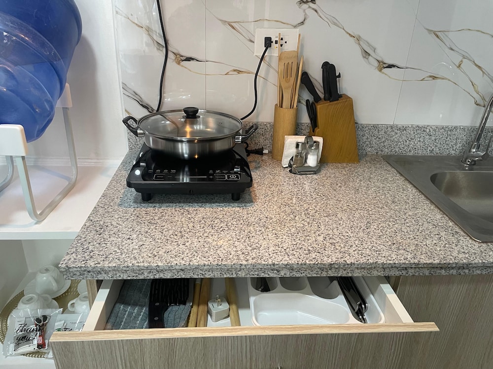 Family Condo, 1 Bedroom, Pool Access, City View photo 2