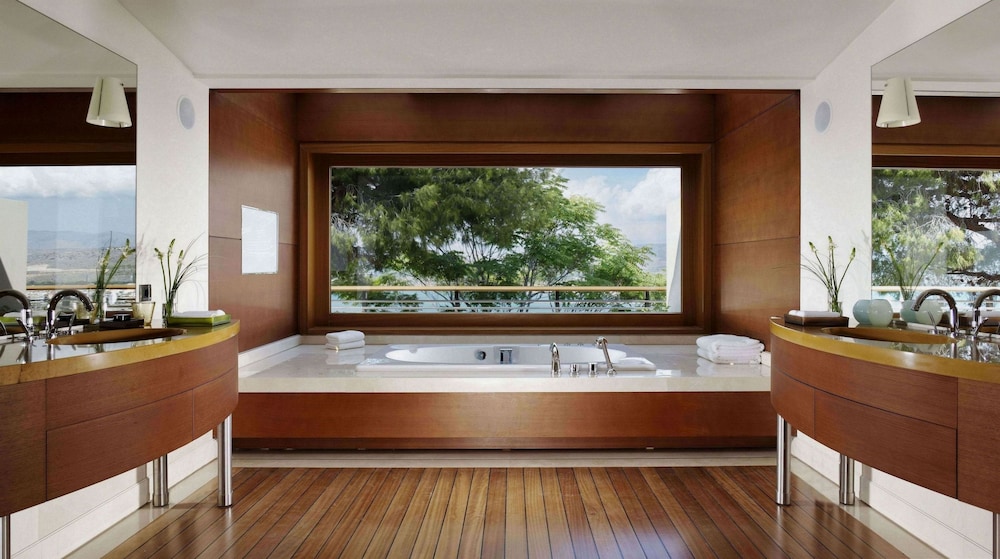 Premier Villa, Sea View - Photo 5