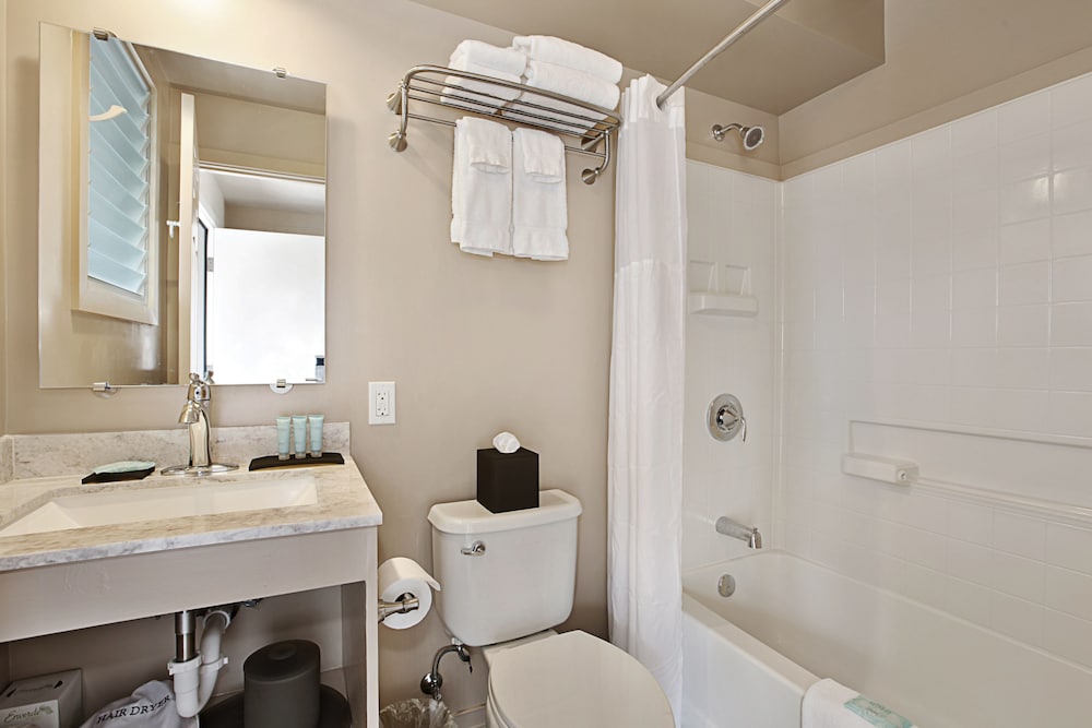 Ocean View (1st - 3rd Upper Floors, Stair Access Only