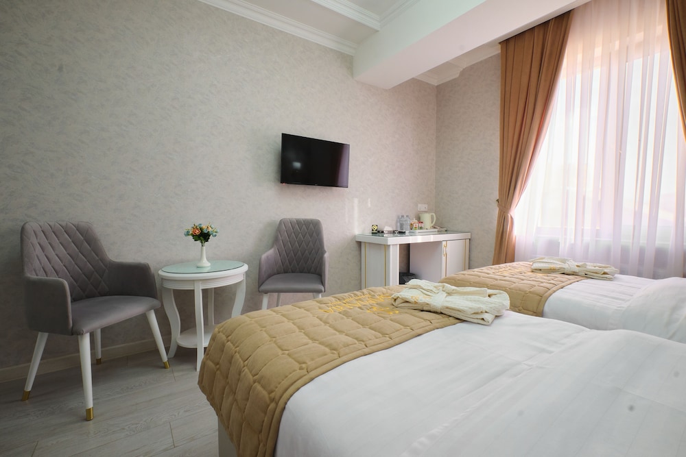 Deluxe Room, 2 Twin Beds photo 2