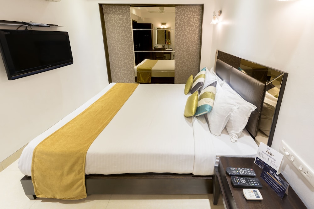 Deluxe Double or Twin Room - Photo 5