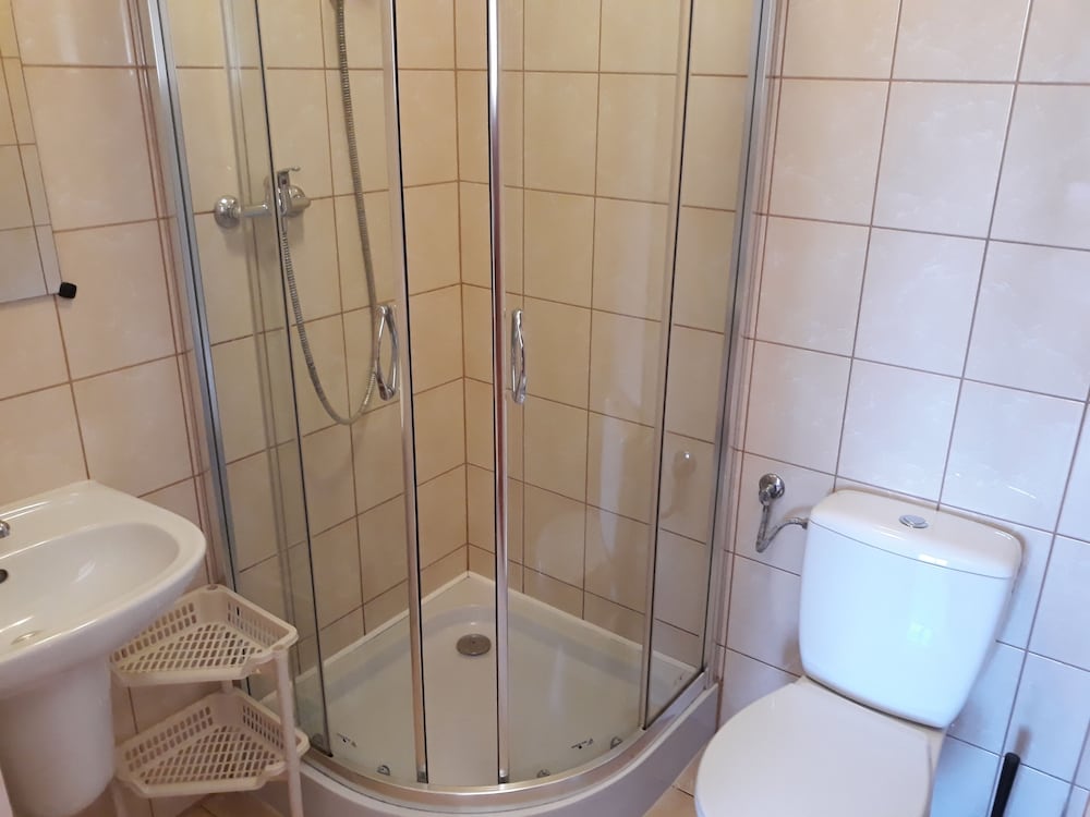 Basic Triple Room photo 2