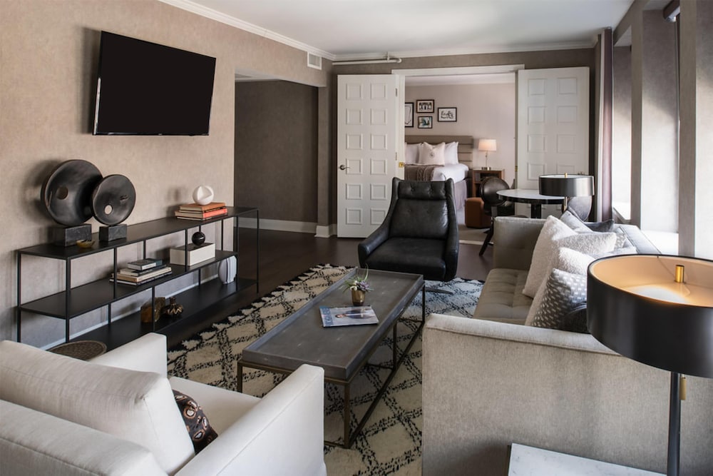 Suite, 1 King Bed (2 Room) - Photo 1