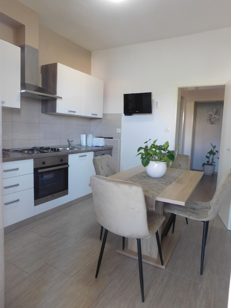 Apartment photo 1