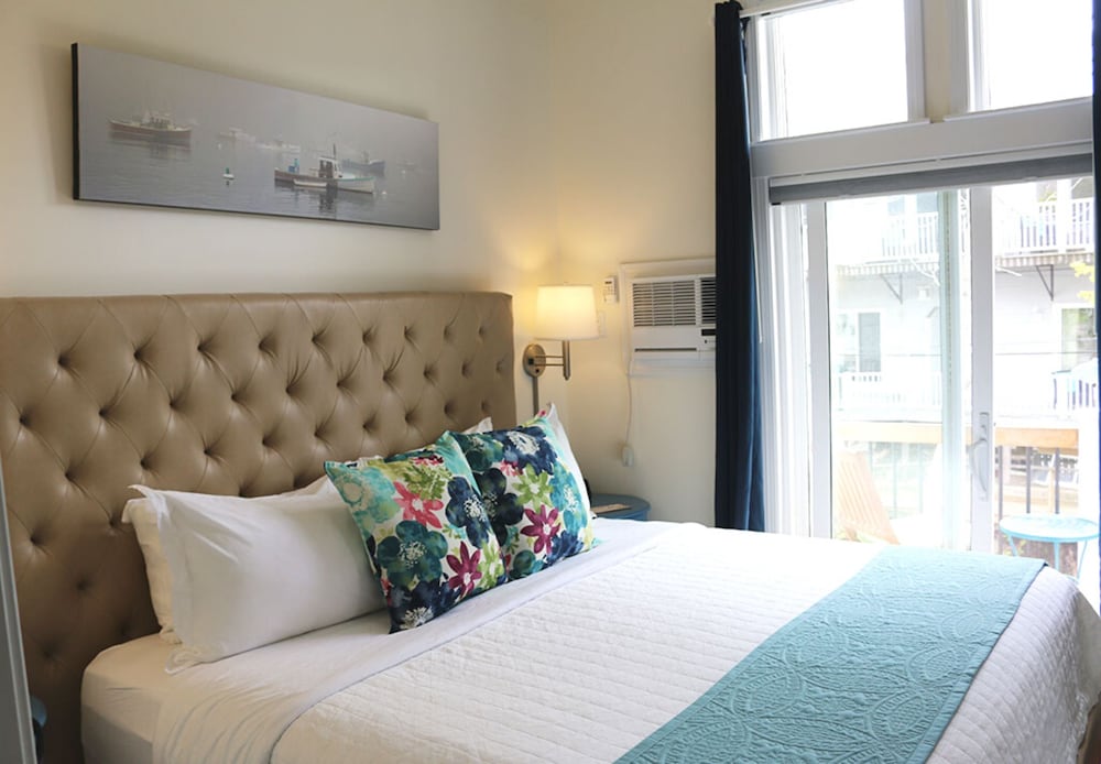 8 Tannery Suite, Peach Door, 1st Floor, 1 King Bed, No Pets