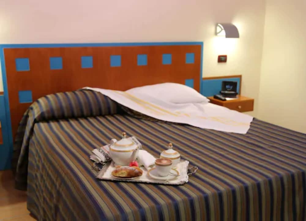 Deluxe Double or Twin Room photo 2