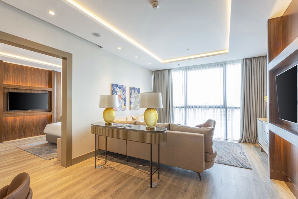 Suite - Photo 5