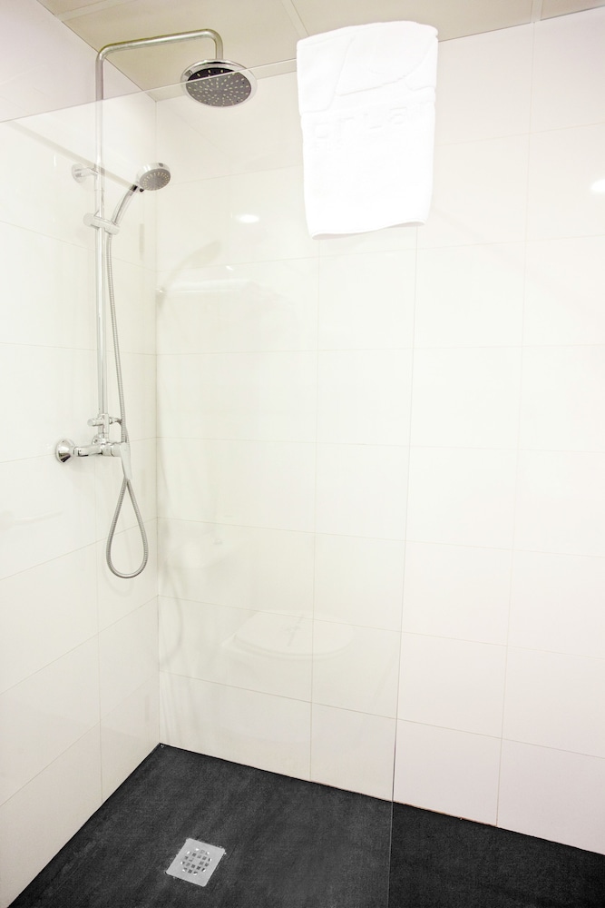 Standard Double Room - Photo 4