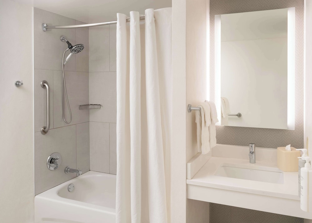Suite, 1 Bedroom photo 3