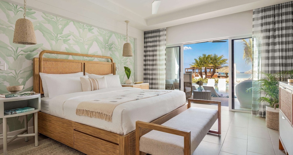 Club Room, Patio, Beachfront (Swim-up Tranquility Soaking Tub)