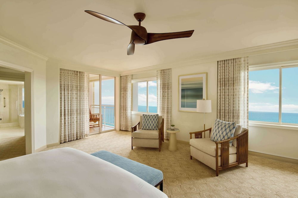 Deluxe Room, 1 King Bed with Sofa bed, Ocean View