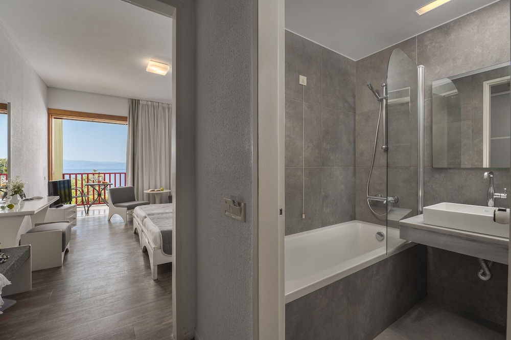 Standard Room, Sea View - Photo 1