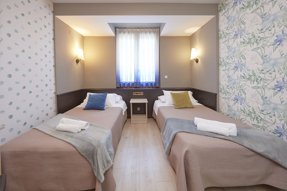 Basic Double Room - Photo 3