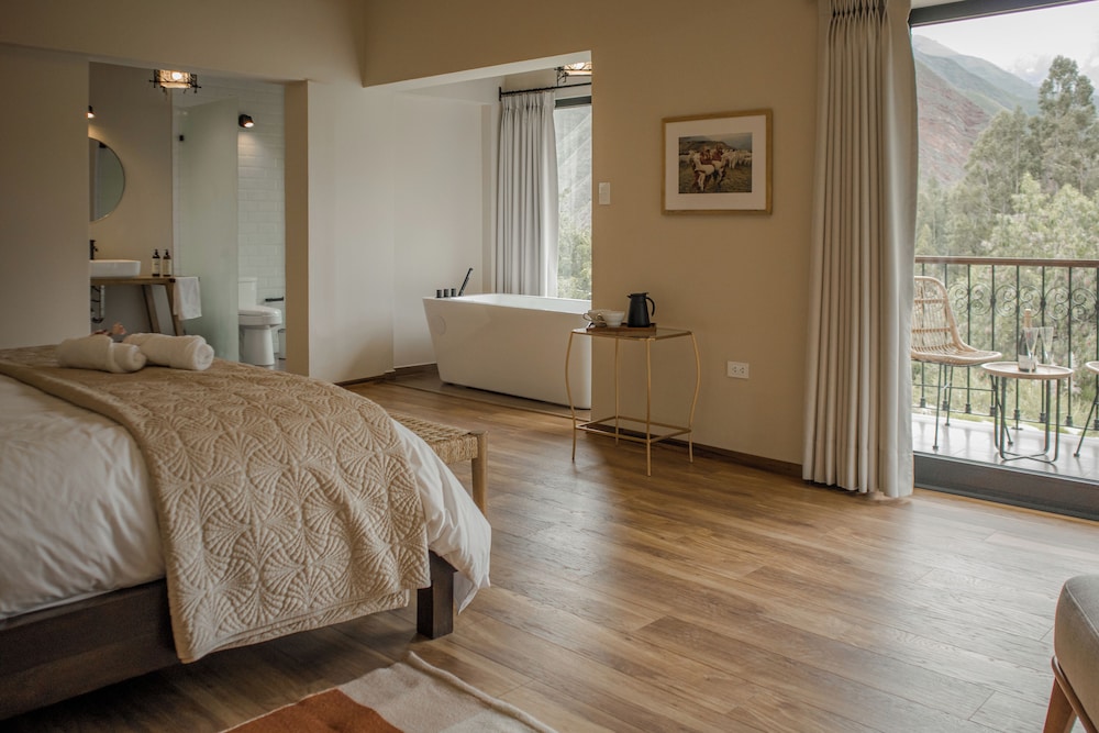 Luxury Room, Balcony, Mountain View photo 2