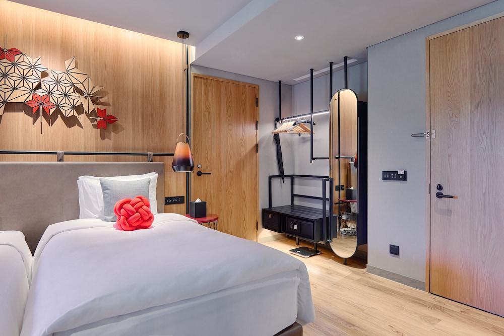 Standard Room, 2 Double Beds, Accessible - Photo 1