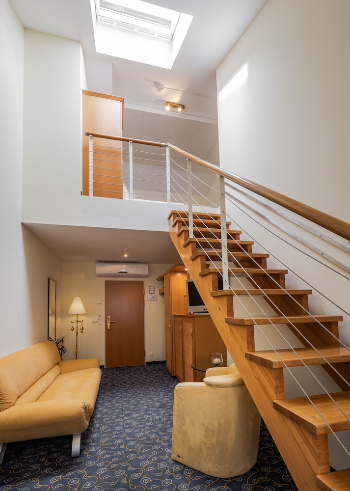 Superior Twin Room, 2 Twin Beds - Photo 27
