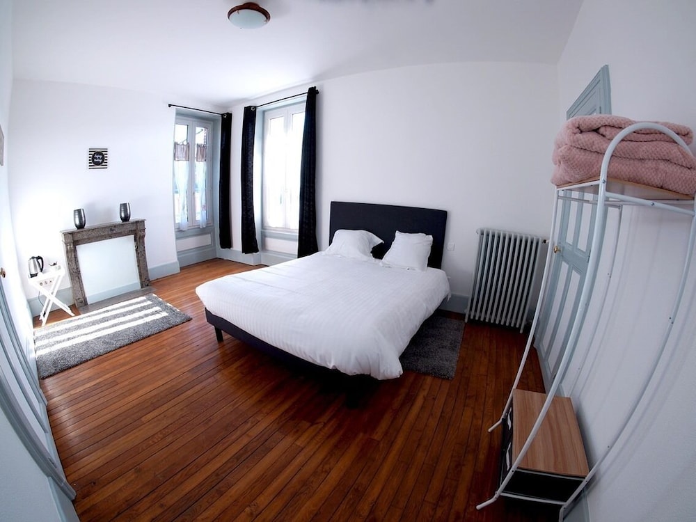 Superior Triple Room, Ensuite photo 3