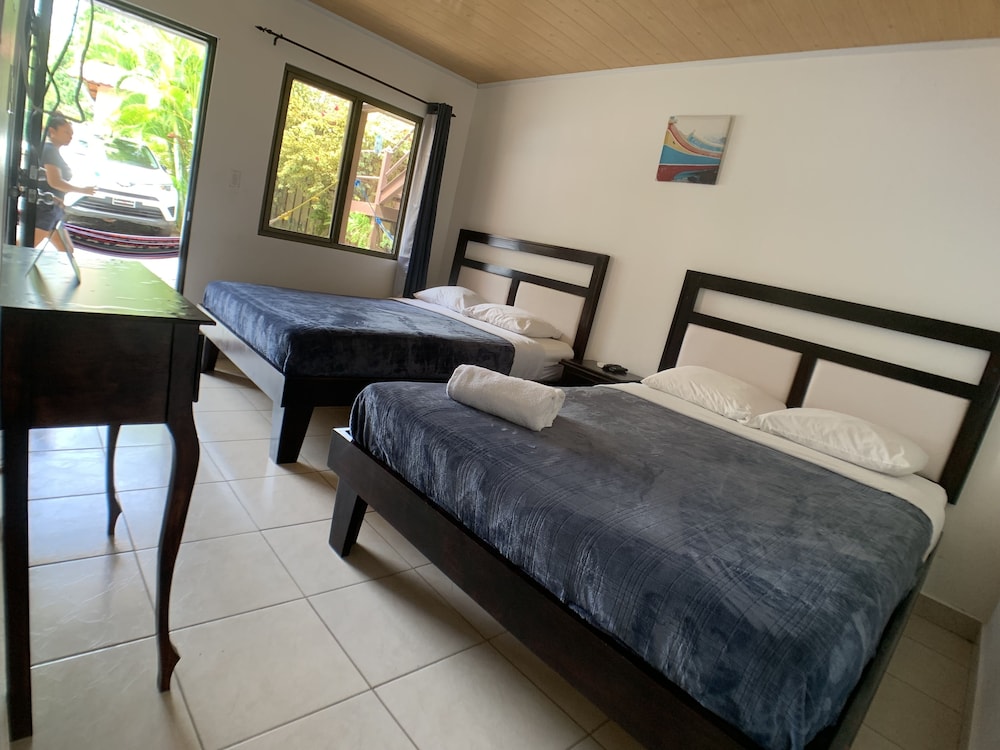 Basic Double Room, 2 Double Beds photo 1
