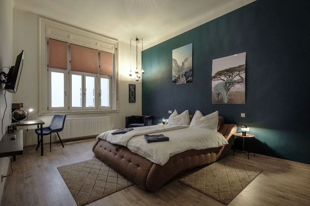 Explorer Room - Photo 9