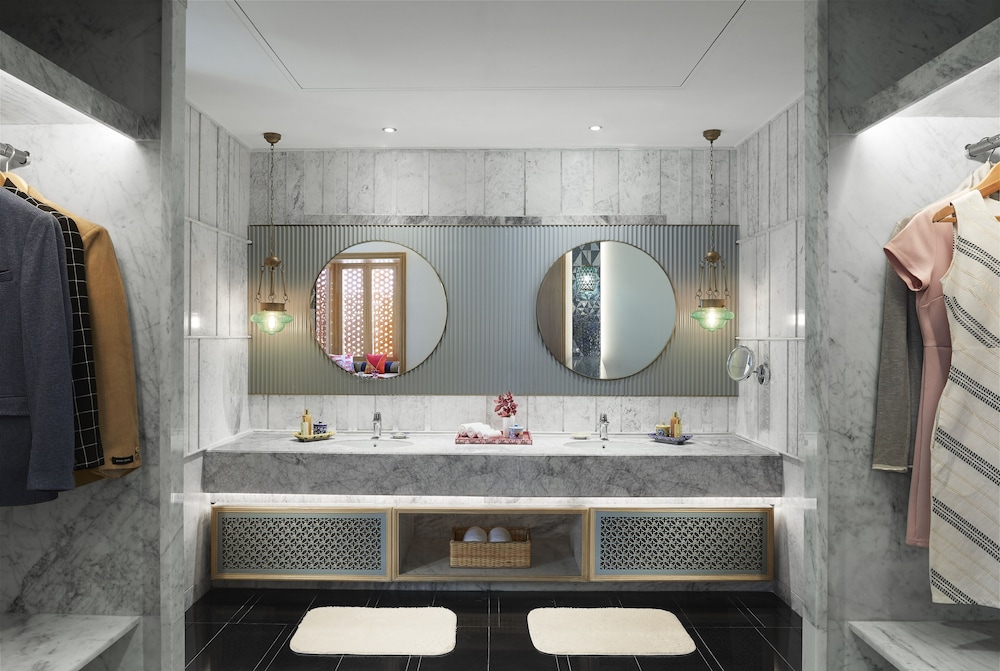 Grand Luxury Suite With Private Sit-out - Photo 3
