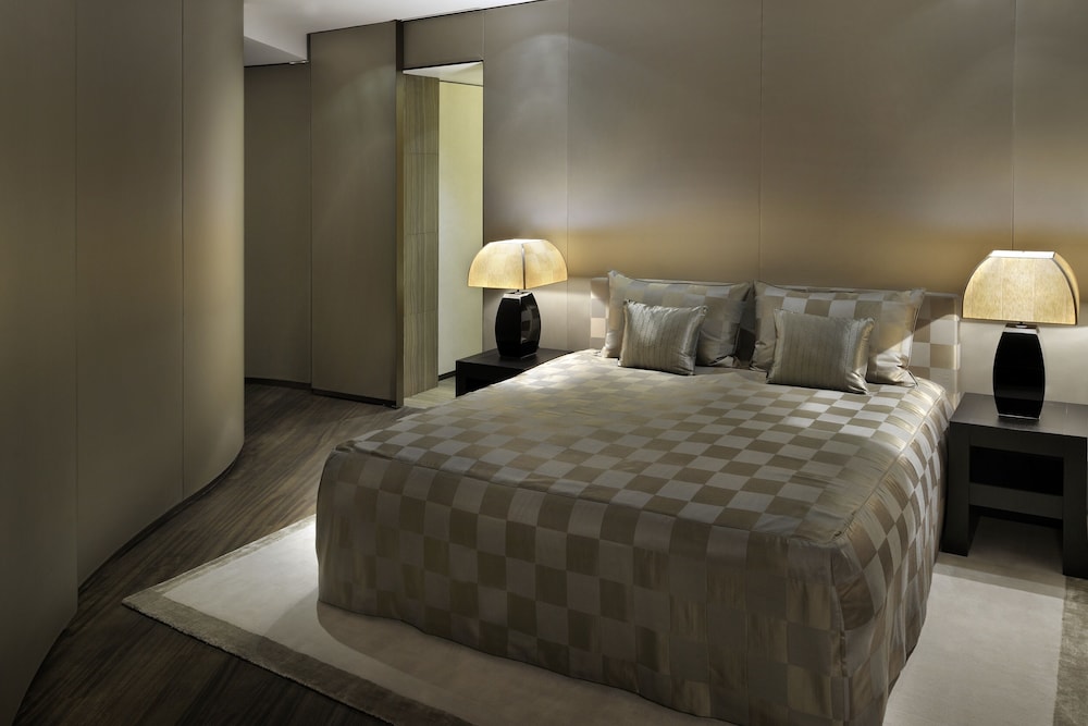 Armani Executive Suite Fountain View photo 3