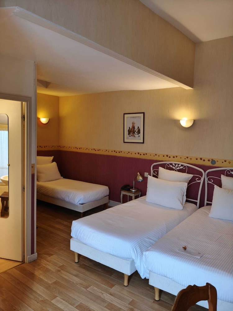 Standard Triple Room photo 2