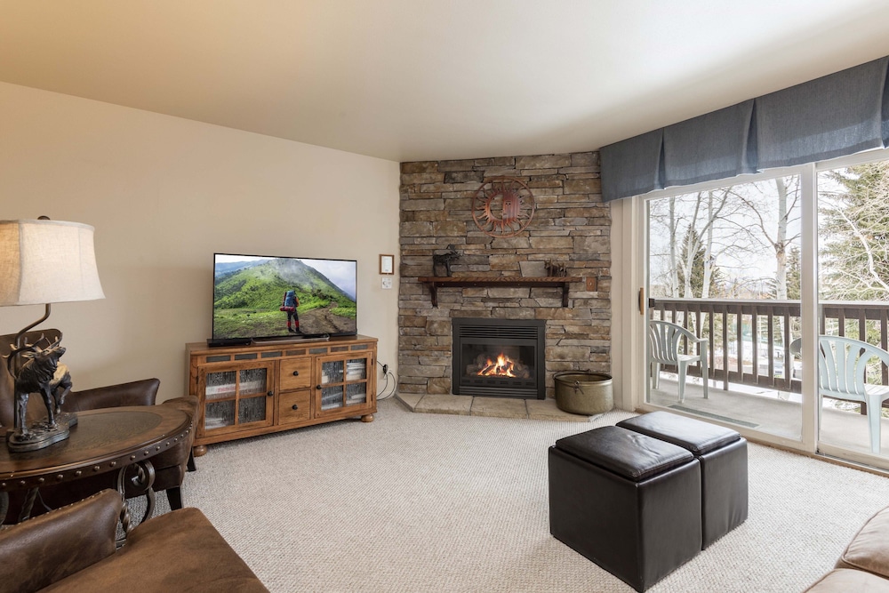 Condo, 2 Bedrooms