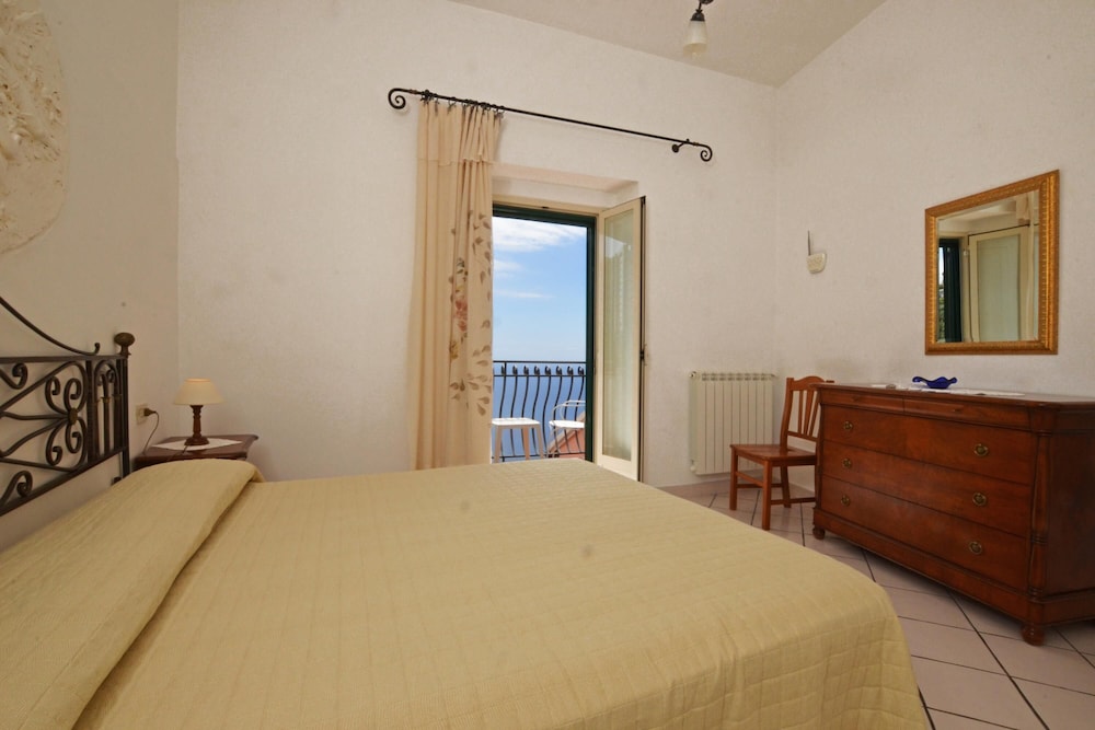 Standard House, Multiple Bedrooms, 2 Bathrooms, Mountainside (Casa Lella) photo 3